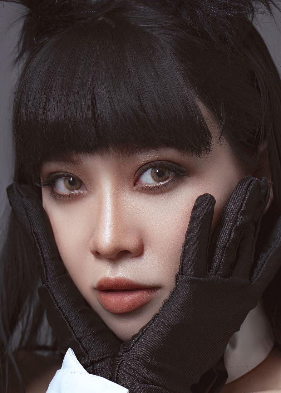 “Tôi là rap fan từ khi học lớp 8 rồi. Tôi luôn mở nhạc của anh Binz và SpaceSpeakers nghe. Nhưng tôi không tự tin lắm nên chỉ hát nhạc pop nhưng cũng muốn thử sức mình sẽ tới đâu. Bài hát này tôi rất tâm huyết vì nó ngoài sở trường, chỉ mong các rap fan sẽ đón nhận. Tôi muốn làm một điều mới mẻ, “sướng” bản thân mình nên rất tâm huyết” “Tôi là rap fan từ khi học lớp 8 rồi. Tôi luôn mở nhạc của anh Binz và SpaceSpeakers nghe. Nhưng tôi không tự tin lắm nên chỉ hát nhạc pop nhưng cũng muốn thử sức mình sẽ tới đâu. Bài hát này tôi rất tâm huyết vì nó ngoài sở trường, chỉ mong các rap fan sẽ đón nhận. Tôi muốn làm một điều mới mẻ, “sướng” bản thân mình nên rất tâm huyết”