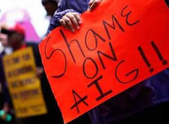 Dân Mỹ biểu tình phản đối hành động đáng xấu hổ của AIG. Ảnh: AP