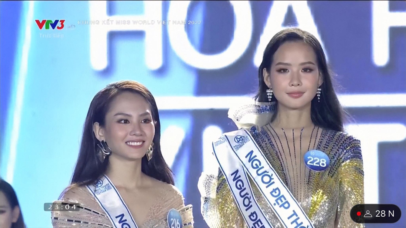 Top 2 từ trái sang: SBD 216 – Huỳnh Nguyễn Mai Phương; SBD 228 – Lê Nguyễn Bảo Ngọc. Top 2 từ trái sang: SBD 216 – Huỳnh Nguyễn Mai Phương; SBD 228 – Lê Nguyễn Bảo Ngọc.