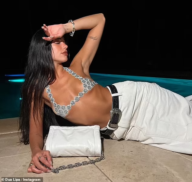 Cô giành giải Grammy 2019 cho Nghệ sĩ mới xuất sắc nhất và Grammy 2021 cho Giọng ca Pop xuất sắc nhất.