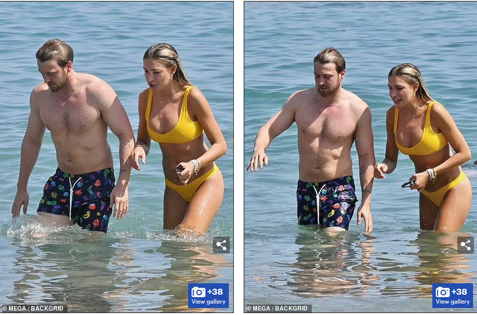 Cặp sao truyền hình đình đám xứ sương mù nhanh chóng lọt ống kính giới săn ảnh. Trong khi Zara McDermott, 26 tuổi, mặc bộ bikini vàng rực rỡ, phô body nóng bỏng và vòng một "bốc lửa" thì Sam Thompson - bạn trai hơn 4 tuổi của cô lại được khen điển trai, vạm vỡ.