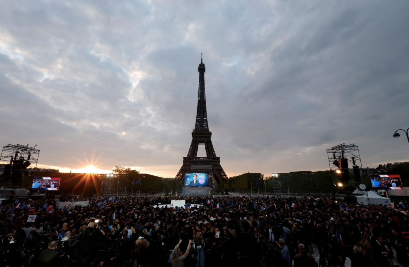 Tháp Eiffel thu hút 6 triệu du khách mỗi năm. (Ảnh: Reuters)