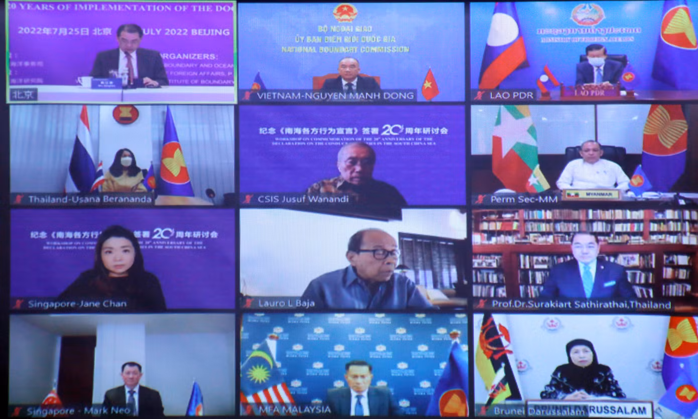 Các đại biểu ASEAN và Trung Quốc dự hội thảo trực tuyến. (Ảnh: Mofa)