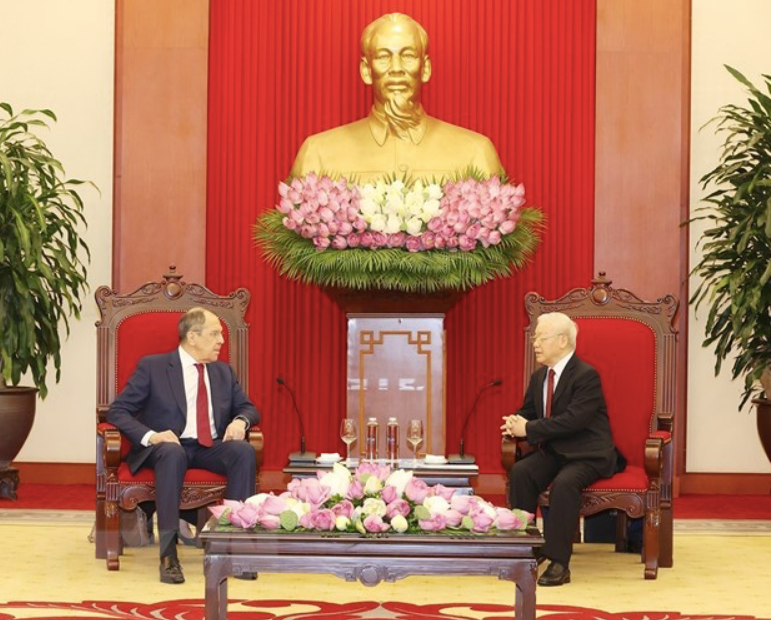 Tổng Bí thư Nguyễn Phú Trọng và Bộ trưởng Ngoại giao Nga Sergei Lavrov trong cuộc tiếp tại Trụ sở Trung ương Đảng. (Ảnh: TTXVN)