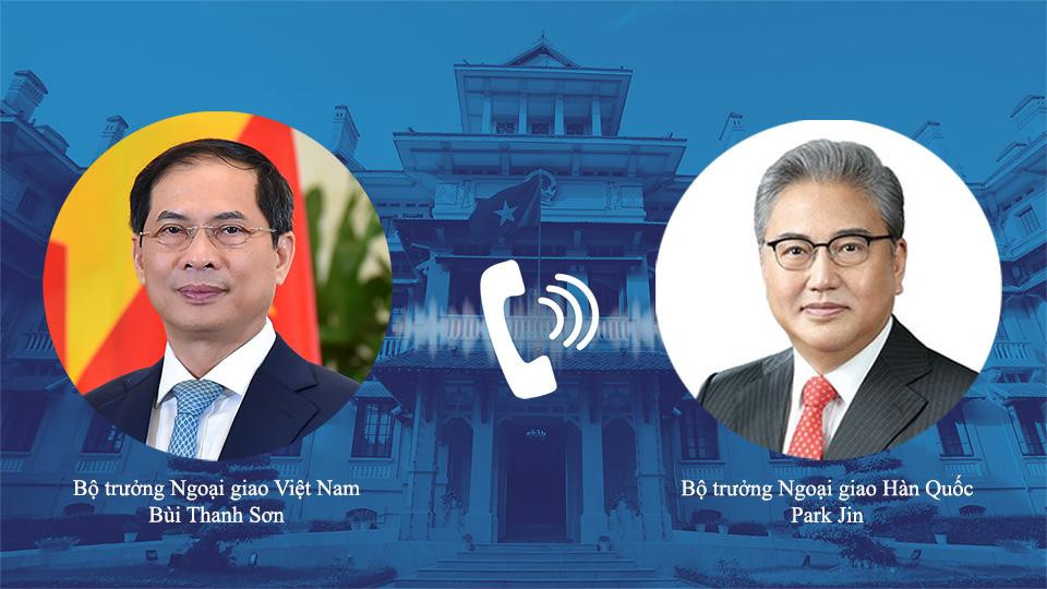 Bộ trưởng Ngoại giao Bùi Thanh Sơn và người đồng cấp Hàn Quốc Park Jin. (Ảnh: Mofa) Bộ trưởng Ngoại giao Bùi Thanh Sơn và người đồng cấp Hàn Quốc Park Jin. (Ảnh: Mofa)