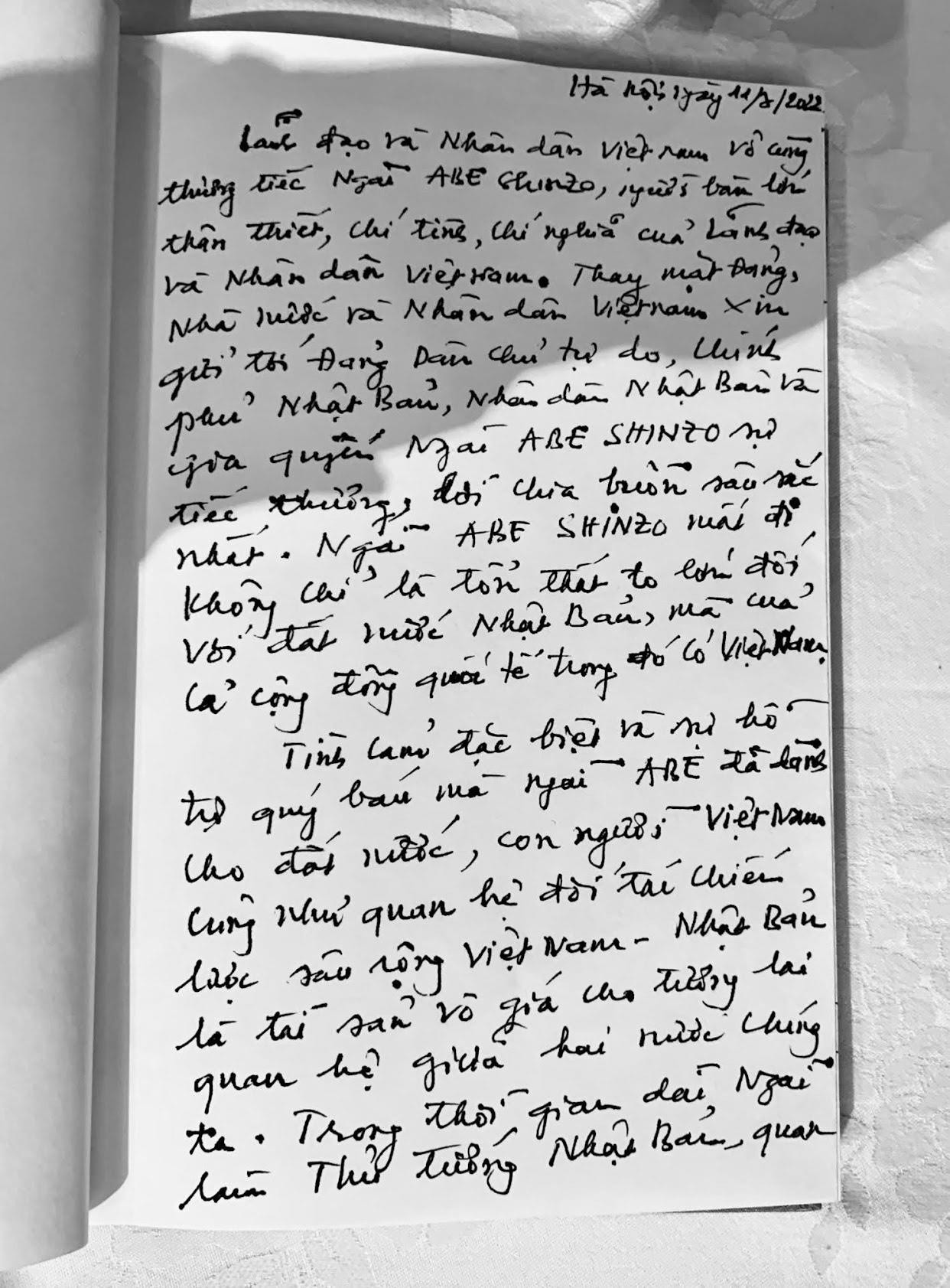 Lời chia buồn của Thủ tướng Phạm Minh Chính trong sổ tang. (Ảnh: Như Ý) Lời chia buồn của Thủ tướng Phạm Minh Chính trong sổ tang. (Ảnh: Như Ý)