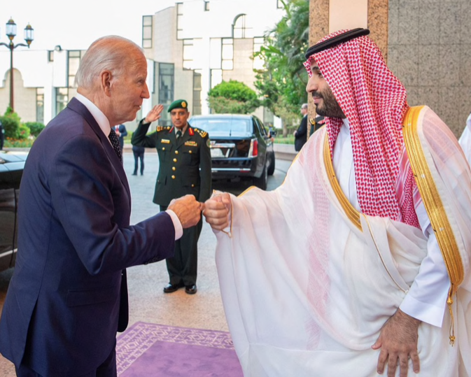 Tổng thống Mỹ Joe Biden và Thái tử Ả-rập Xê-út Mohammed bin Salman. (Ảnh: Reuters)