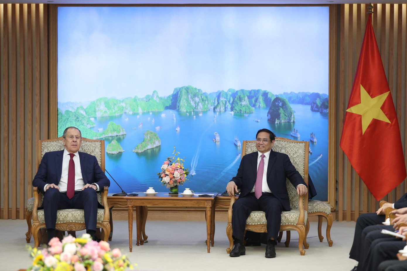 Thủ tướng Phạm Minh Chính và Ngoại trưởng Nga Sergei Lavrov tại cuộc tiếp. (Ảnh: Như Ý)