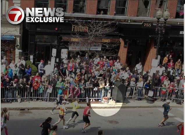 Ảnh chụp từ màn hình video clip cho thấy xuất hiện một túi 