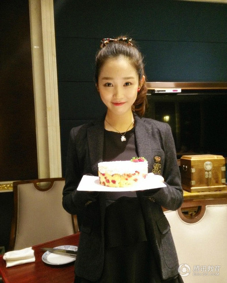 Ngắm vẻ xinh đẹp của tân Hoa khôi Sinh viên Trung Quốc ảnh 12