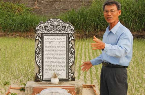 Hậu duệ Phạm Thoại Tuyền luôn tự hào về tổ tiên Phạm Hữu Nhật dù chỉ còn nấm mộ cát chiêu hồn