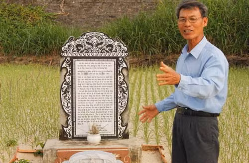 Hậu duệ Phạm Thoại Tuyền luôn tự hào về tổ tiên Phạm Hữu Nhật dù chỉ còn nấm mộ cát chiêu hồn