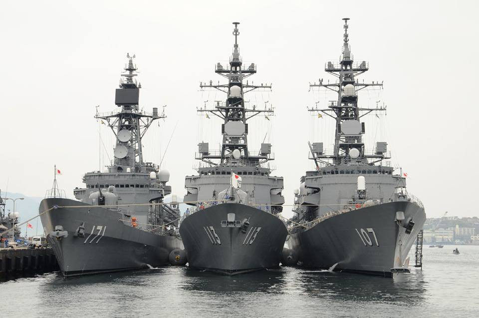 Nhật đang tăng cường đóng mới các tàu chiến hiện đại và mua chiến đấu cơ tàng hình F-35 của Mỹ nhằm đối phó với các nguy cơ an ninh