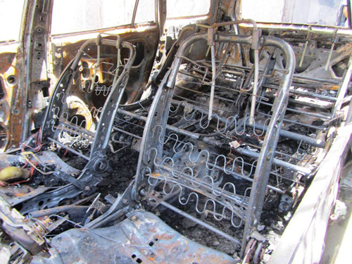 Chiếc xe ô tô bị thiêu rụi toàn bộ