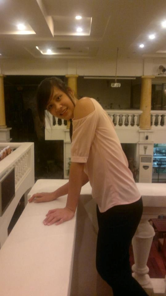 Âu Hồng Nhung đầy nữ tính ngoài đời 