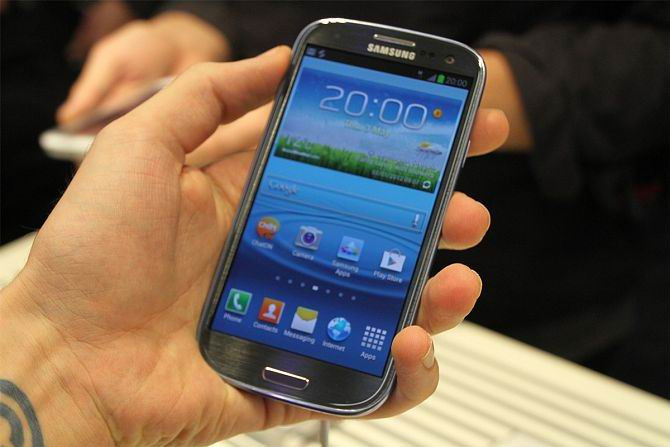 Samsung cài sẵn Android 4.0.4 cho Galaxy S3 với giao diện TouchWiz 4.0.