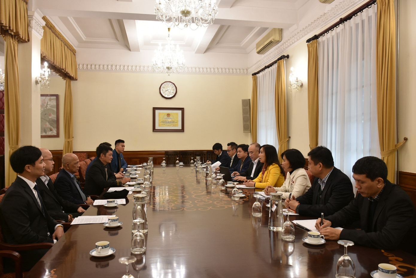 Ban chấp hành BAOOV tại cuộc gặp gỡ với Thứ trưởng Lê Thị Thu Hằng - Chủ nhiệm Ủy ban Nhà nước về người Việt Nam ở nước ngoài.