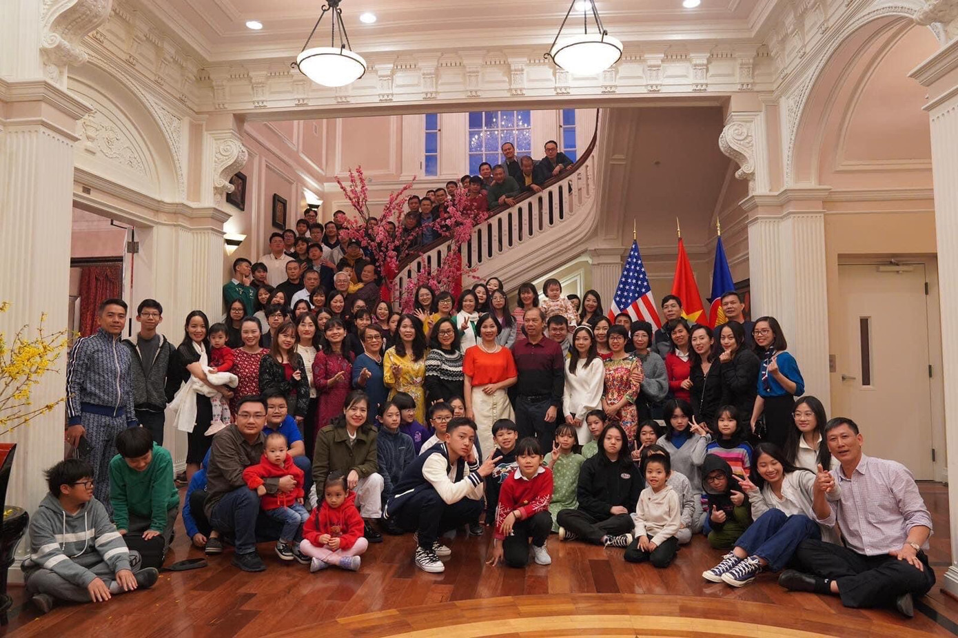 Các gia đình nhân viên Đại sứ quán Việt Nam tại Mỹ đón Rằm tháng Giêng ở Washington DC.