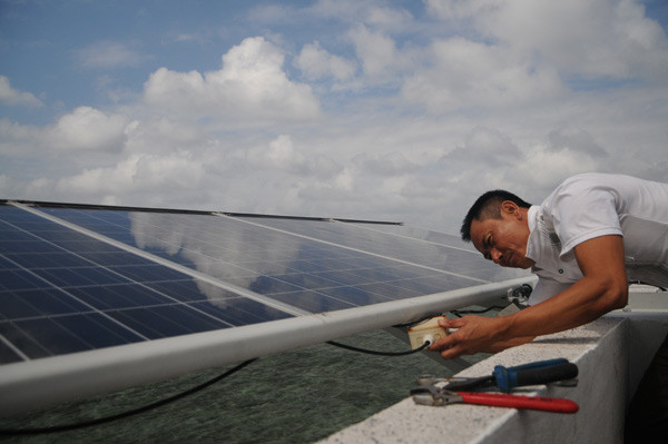 Điện dùng cho sinh hoạt và làm việc chủ yếu từ năng lượng gió và mặt trời