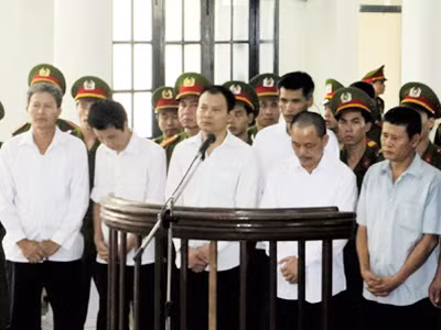 Phương “linh hột” cùng đồng bọn nghe tuyên án tại phiên tòa sơ thẩm