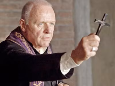 Anthony Hopkins trong “The Rite”. Ảnh: Warner Bros. Anthony Hopkins trong “The Rite” Ảnh: Warner Bros