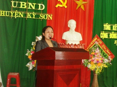 Phó chủ tịch Cụt Thị Nguyệt phát biểu tại một hội nghị . Phó chủ tịch Cụt Thị Nguyệt phát biểu tại một hội nghị