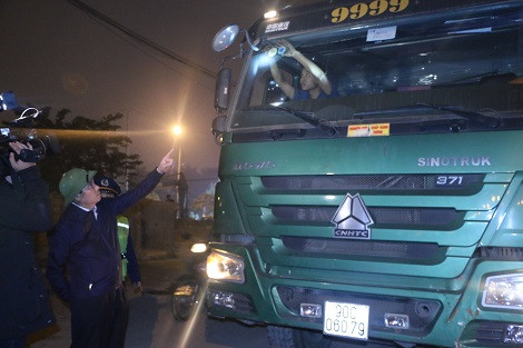 Tổng cục trưởng 'vi hành', bắt xe quá tải ở nội thành Hà Nội ảnh 1