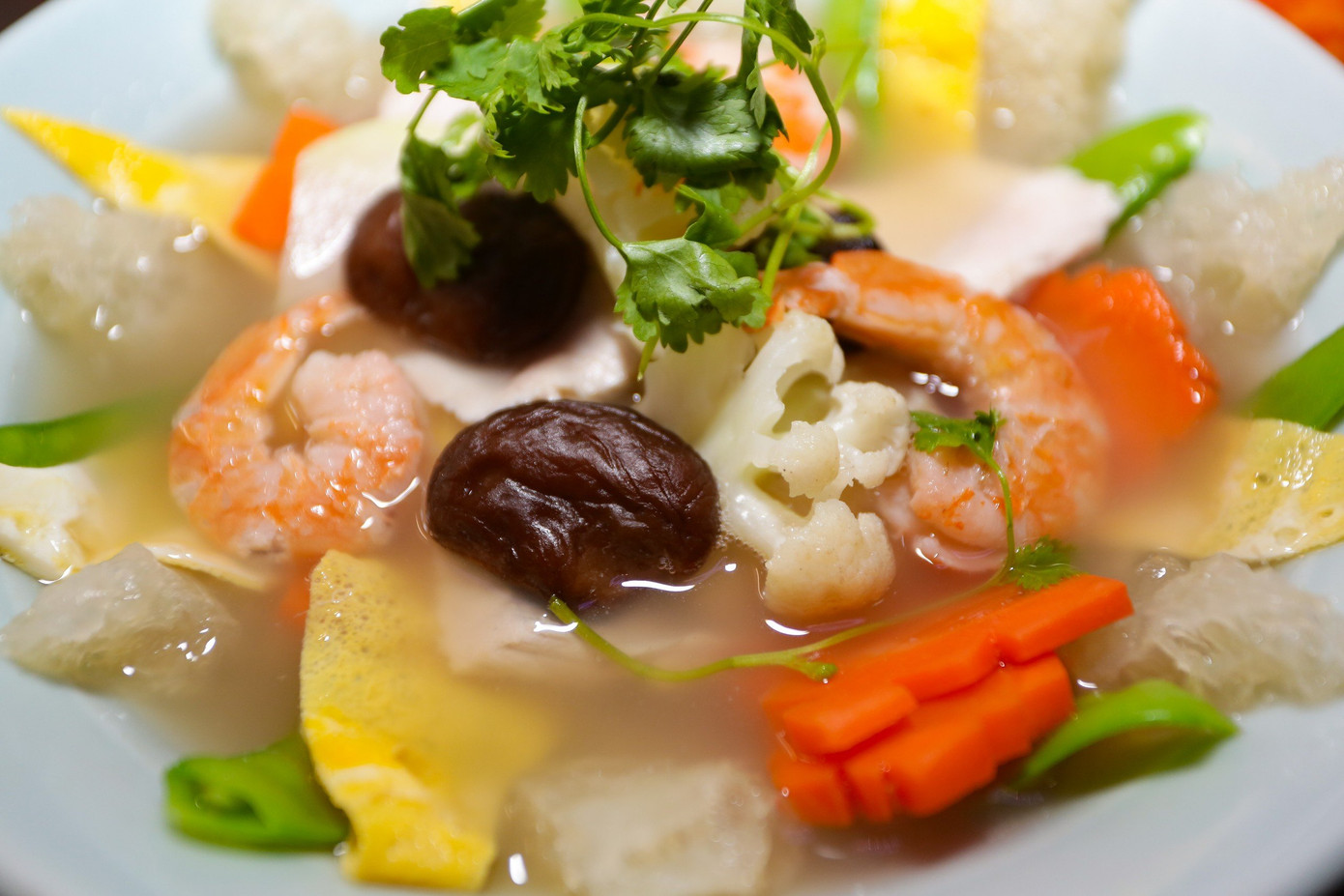 Các món canh đa dạng trong thực đơn cỗ cổ truyền của người Việt.