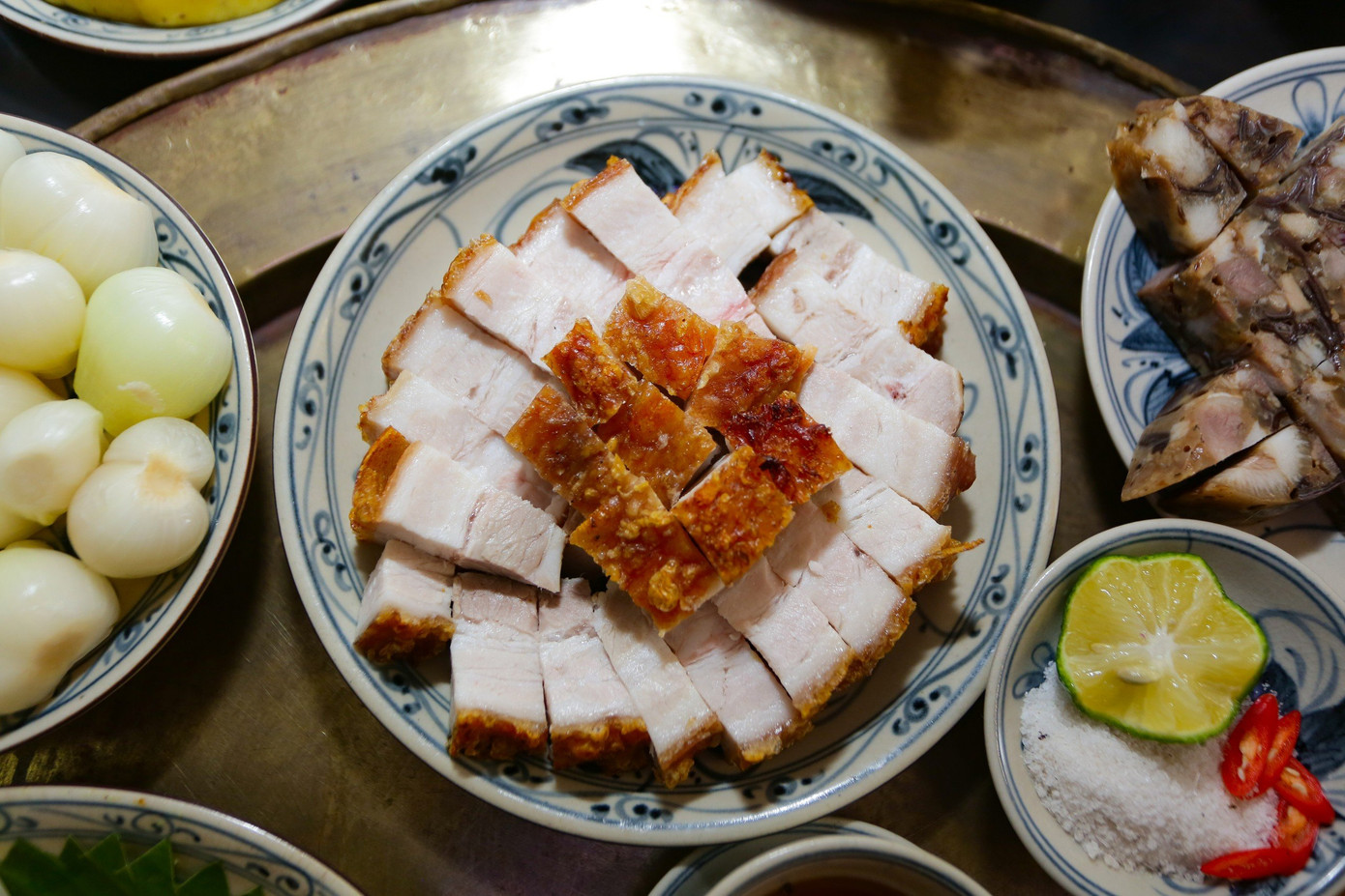 Thịt quay giòn bì được làm từ thịt ba chỉ ngon.