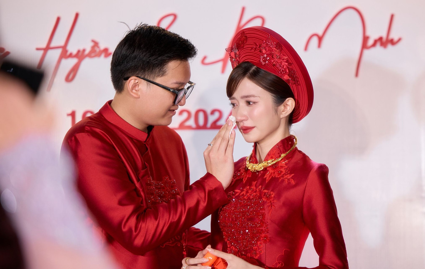 Theo Ngọc Huyền, Duy Minh hoàn toàn ủng hộ cô hoạt động nghệ thuật. Anh luôn dành sự thông cảm và thấu hiểu cho công việc của vợ. Theo Ngọc Huyền, Duy Minh hoàn toàn ủng hộ cô hoạt động nghệ thuật. Anh luôn dành sự thông cảm và thấu hiểu cho công việc của vợ.