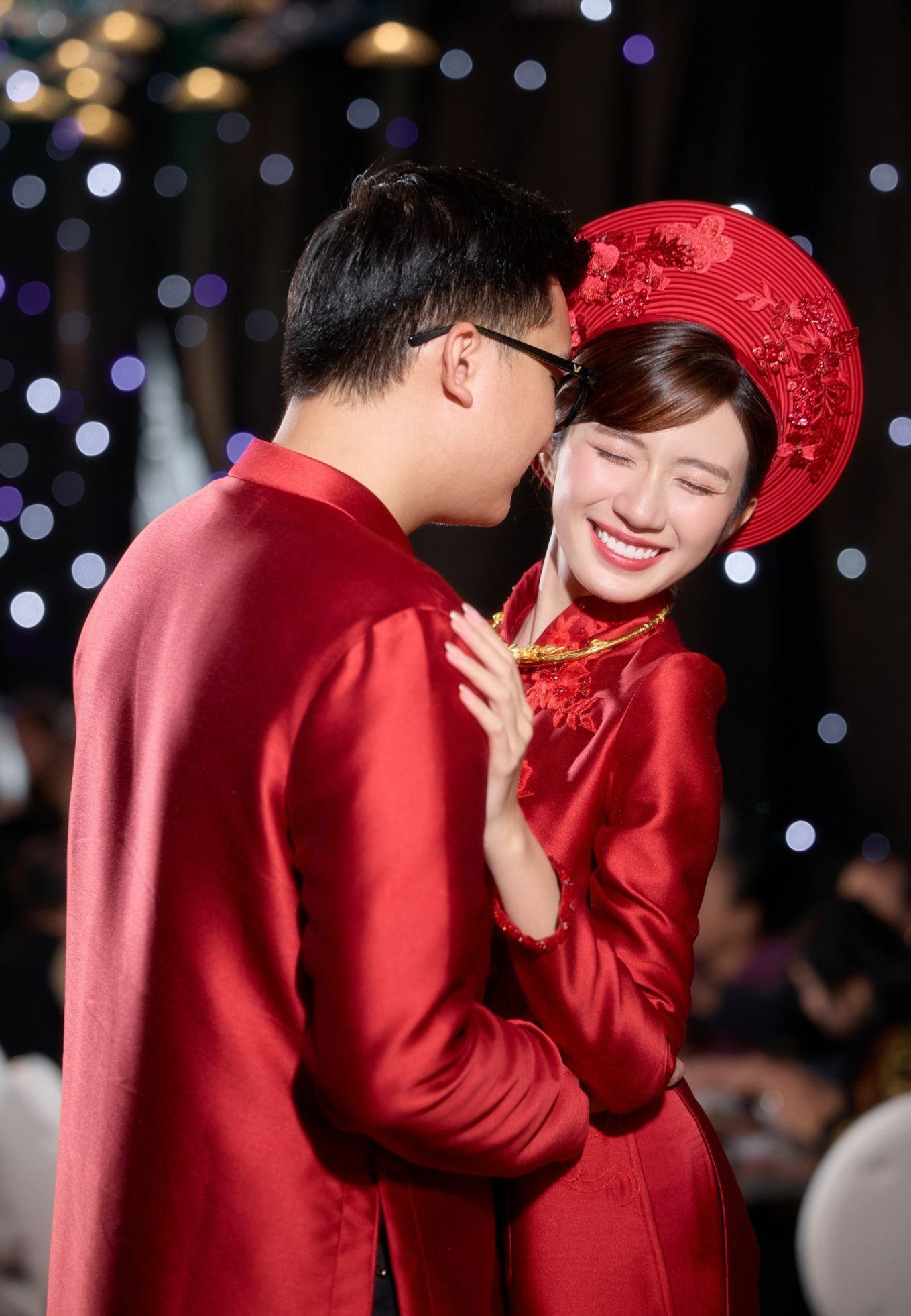 Sau đó, cô tiếp tục nhận vai chính thứ hai trong bộ phim Món quà của cha. Tuy nhiên, vai diễn này không giúp Ngọc Huyền khẳng định được khả năng diễn xuất, thậm chí bị chê bai vì nhiều điểm hạn chế từ tạo hình đến biểu cảm nhân vật. Sau đó, cô tiếp tục nhận vai chính thứ hai trong bộ phim Món quà của cha. Tuy nhiên, vai diễn này không giúp Ngọc Huyền khẳng định được khả năng diễn xuất, thậm chí bị chê bai vì nhiều điểm hạn chế từ tạo hình đến biểu cảm nhân vật.