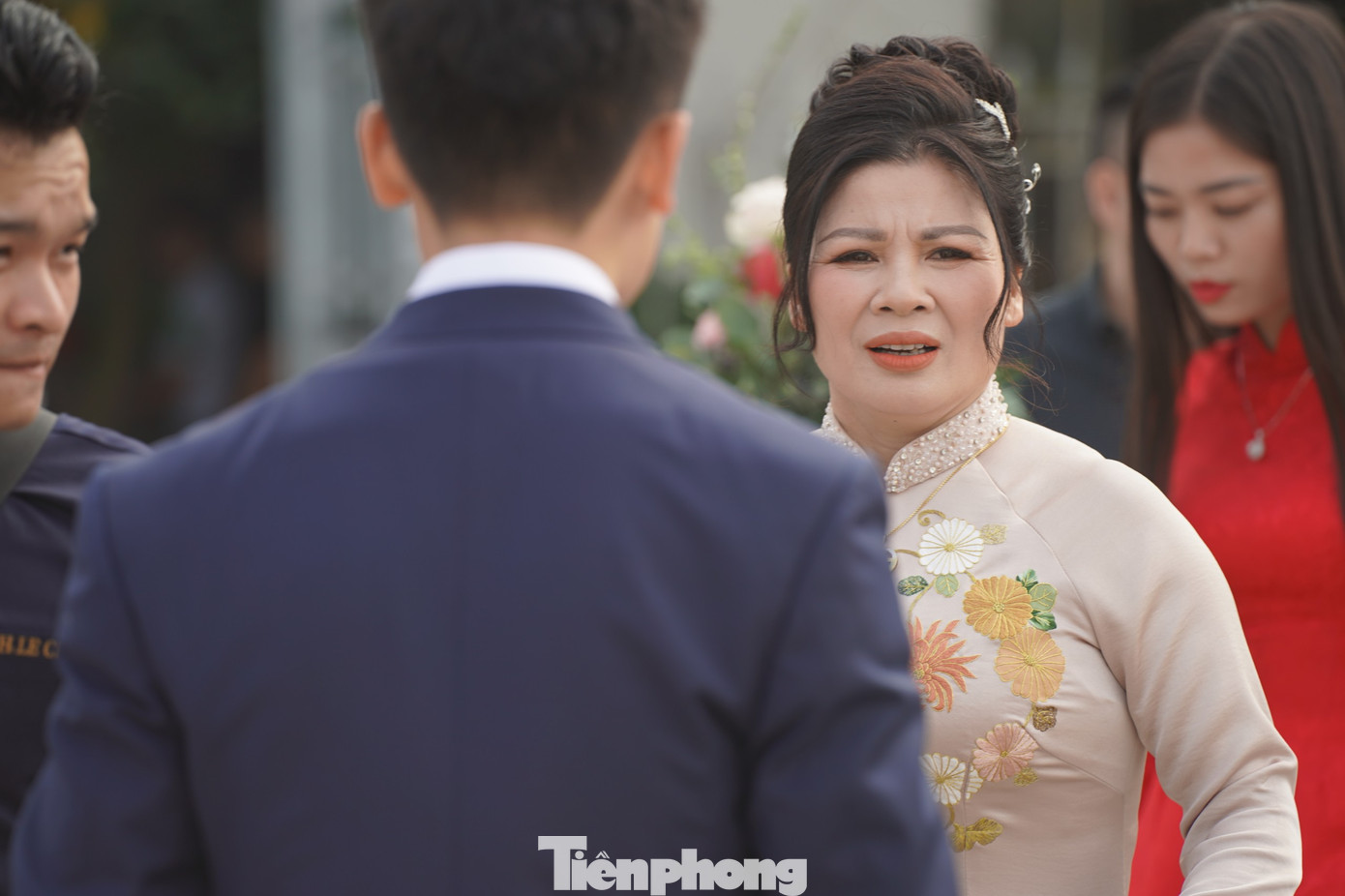 Gia đình hai bên đã có buổi gặp mặt, dạm ngõ ngày 26/12. Sau đó, Chu Thanh Huyền cũng thường xuyên xuất hiện ở gia đình nhà chồng.