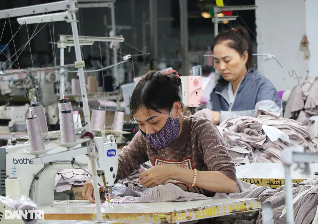 Người lao động sẽ nhận được những hỗ trợ từ phía công đoàn (Ảnh minh họa: Hoàng Lam).