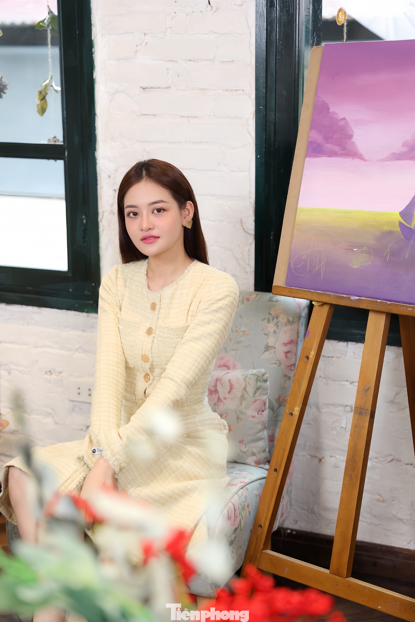 Về chế độ dinh dưỡng, Thùy Anh tiết lộ cô giảm tối đa tinh bột, đồ dầu mỡ và gia vị. Tuy nhiên, nữ diễn viên lưu ý phải đảm bảo đủ dinh dưỡng. “Tôi khắt khe để có thân hình đẹp, đẹp rồi thì khoe một chút để tự hào về bản thân”, Thùy Anh nhấn mạnh.