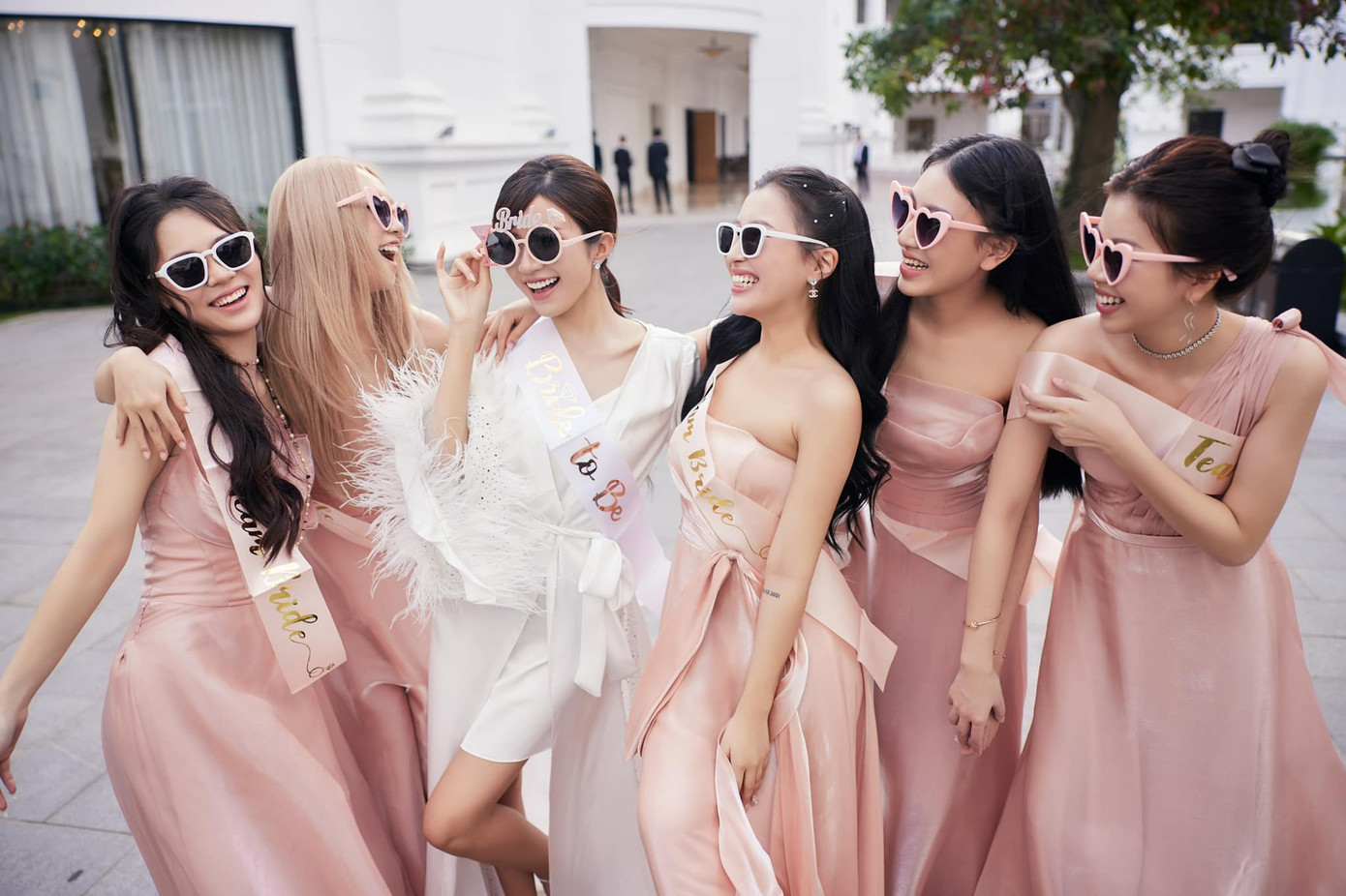 Nữ diễn viên tiết lộ cô tiếp tục hoạt động nghệ thuật sau hôn lễ. Không tham gia showbiz, Duy Minh hoàn toàn ủng hộ vợ theo đuổi sự nghiệp.