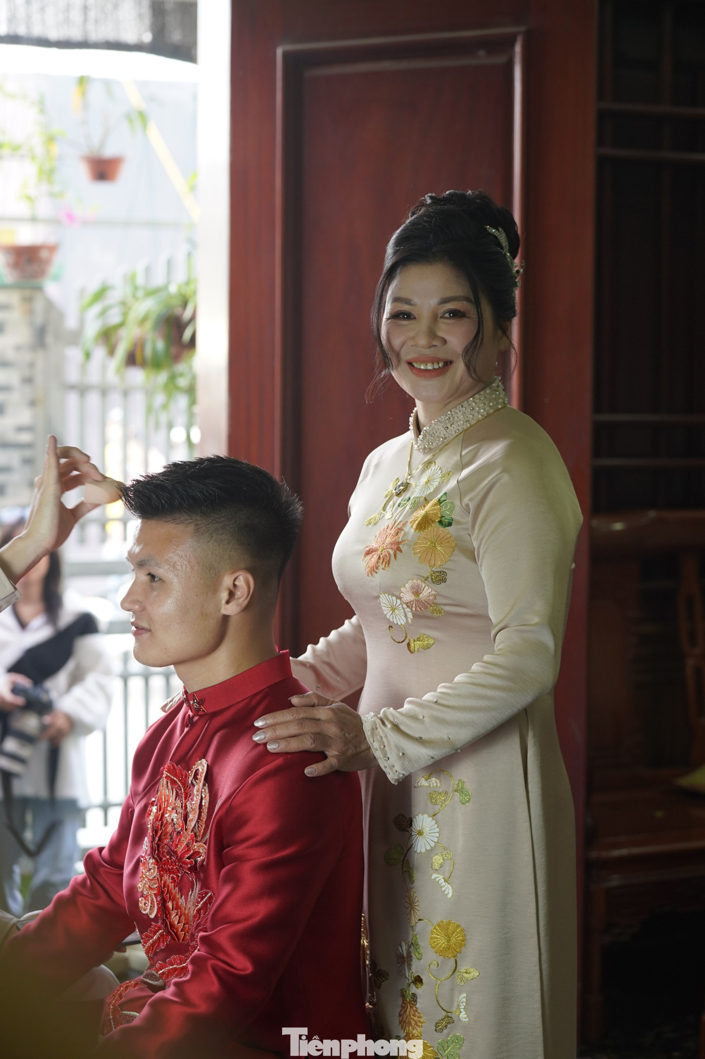 Quang Hải và mẹ ruột.