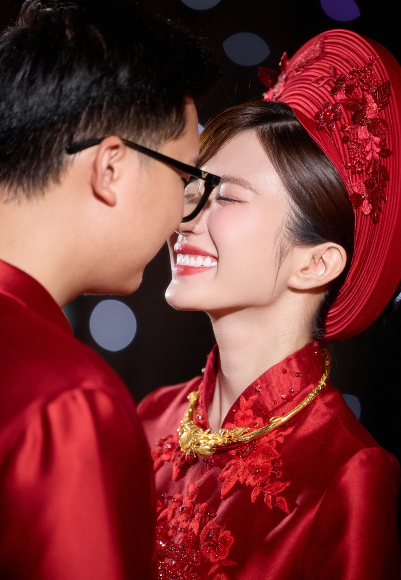 Sau đó, cô tiếp tục nhận vai chính thứ hai trong bộ phim Món quà của cha. Tuy nhiên, vai diễn này không giúp Ngọc Huyền khẳng định được khả năng diễn xuất, thậm chí bị chê bai vì nhiều điểm hạn chế từ tạo hình đến biểu cảm nhân vật. Sau đó, cô tiếp tục nhận vai chính thứ hai trong bộ phim Món quà của cha. Tuy nhiên, vai diễn này không giúp Ngọc Huyền khẳng định được khả năng diễn xuất, thậm chí bị chê bai vì nhiều điểm hạn chế từ tạo hình đến biểu cảm nhân vật.