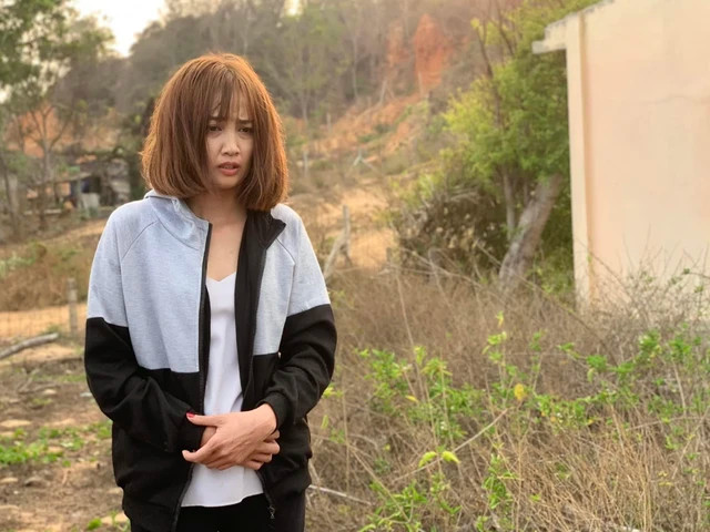 Tạo hình của Thủy Phạm trong phim Màu cát.