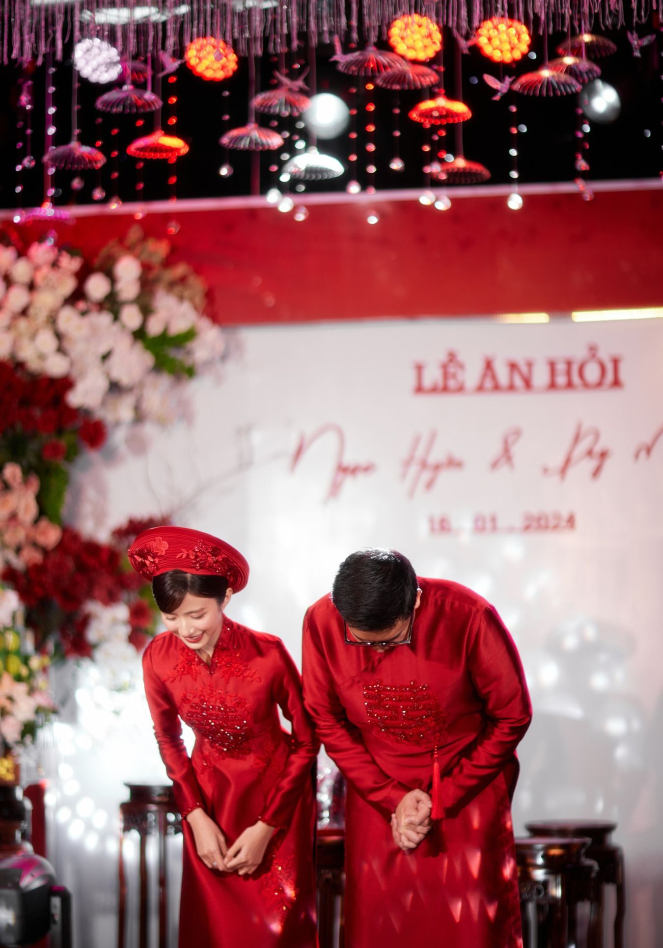 Chồng của Ngọc Huyền sinh năm 2000, mới đi du học về. Anh cũng là cháu của NSƯT Chí Trung nhưng không hoạt động trong lĩnh vực nghệ thuật. Chồng của Ngọc Huyền sinh năm 2000, mới đi du học về. Anh cũng là cháu của NSƯT Chí Trung nhưng không hoạt động trong lĩnh vực nghệ thuật.