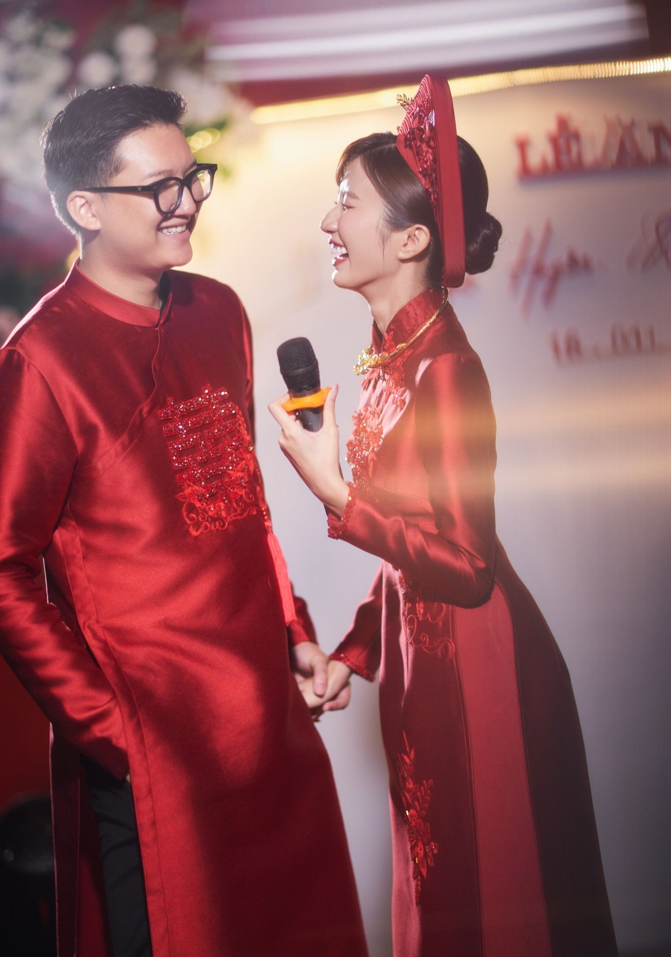 Vai diễn đầu tay của cô là Vân Vân trong phim Thương ngày nắng về. Ban đầu, diễn xuất của Ngọc Huyền gây nhiều tranh luận. Về sau, cô chiếm cảm tình của khán giả nhờ sự tự nhiên và nhập tâm. Vai diễn đầu tay của cô là Vân Vân trong phim Thương ngày nắng về. Ban đầu, diễn xuất của Ngọc Huyền gây nhiều tranh luận. Về sau, cô chiếm cảm tình của khán giả nhờ sự tự nhiên và nhập tâm.