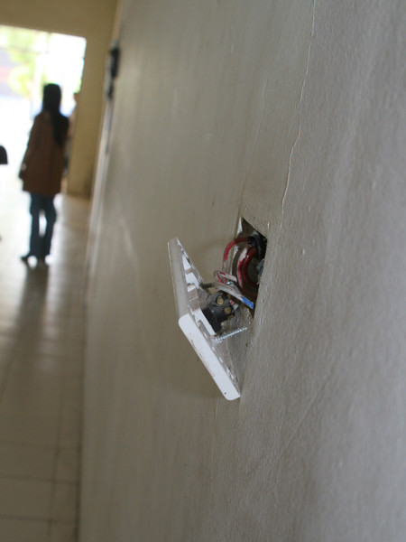 Hệ thống điện bị hư hỏng vẫn chưa được khắc phục