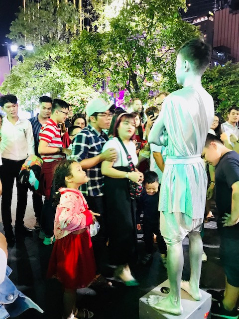 'Tôn Ngộ Không' tái xuất ở đường hoa Nguyễn Huệ ảnh 3