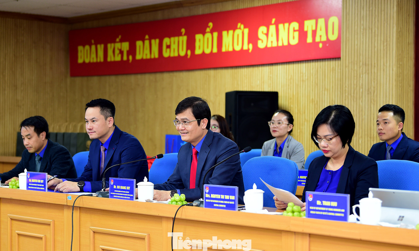 Anh Bùi Quang Huy và đại biểu T.Ư Đoàn tại buổi làm việc. Ảnh: Xuân Tùng