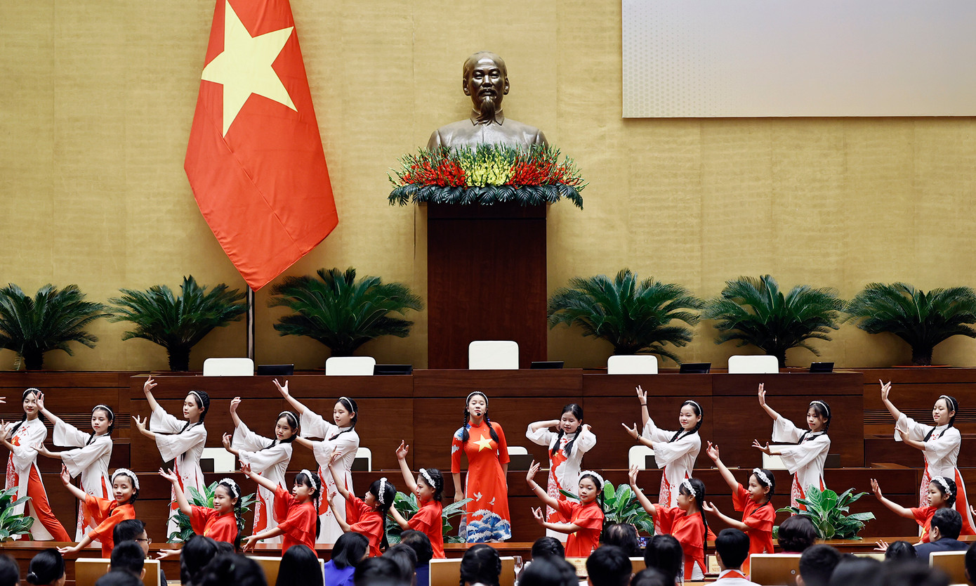 Tiết mục văn nghệ của các em thiếu nhi tại chương trình.