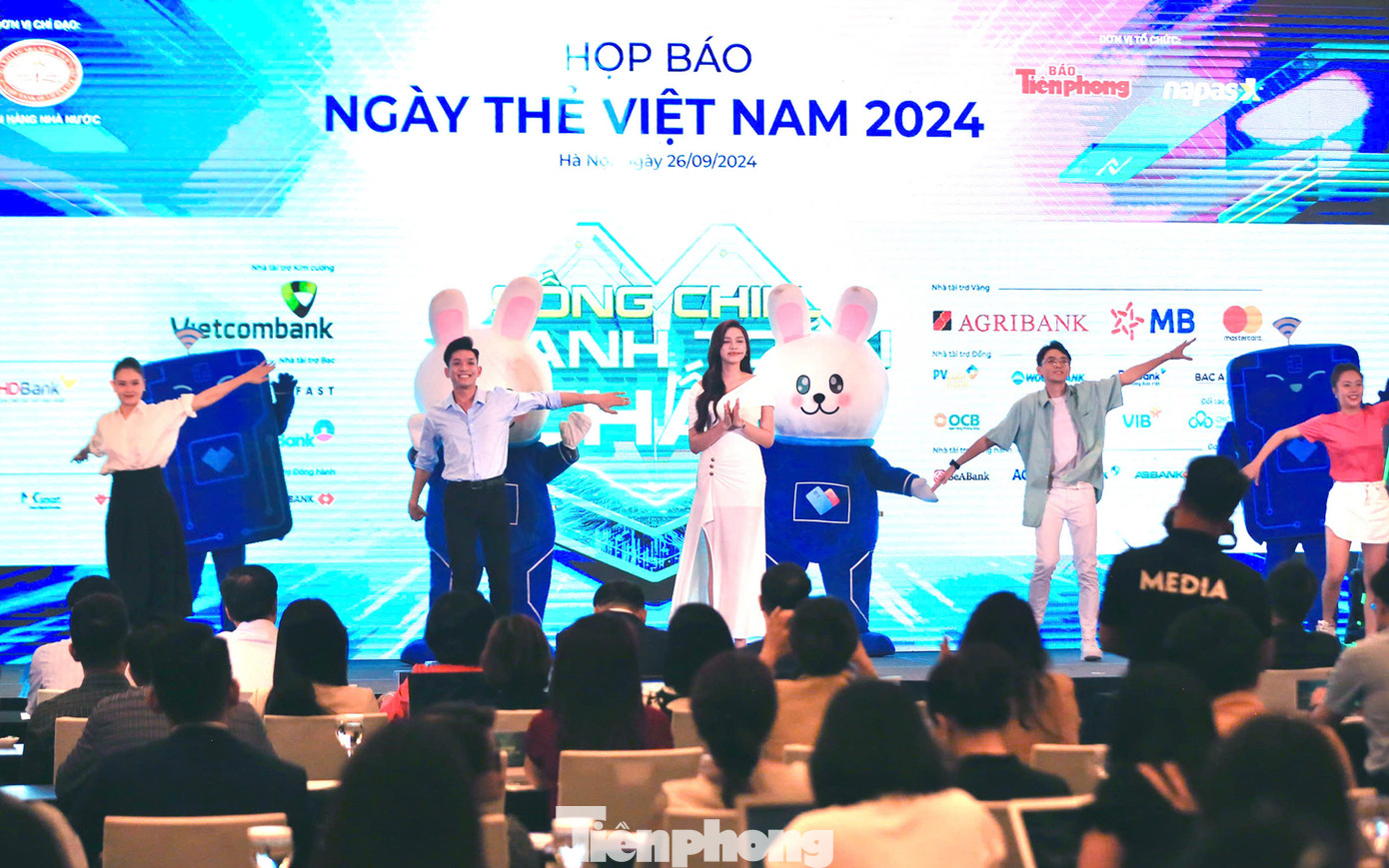 Hoa hậu Đỗ Thị Hà là Đại sứ của Ngày Thẻ Việt Nam 2024. Hoa hậu Đỗ Thị Hà là Đại sứ của Ngày Thẻ Việt Nam 2024.