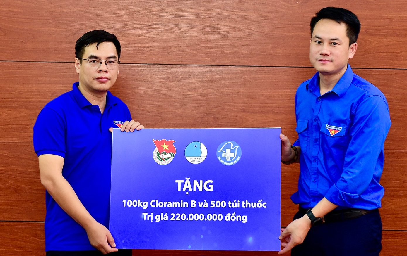 Nhiều nguồn lực đã được trao tặng trong chương trình. Ảnh: Xuân Tùng