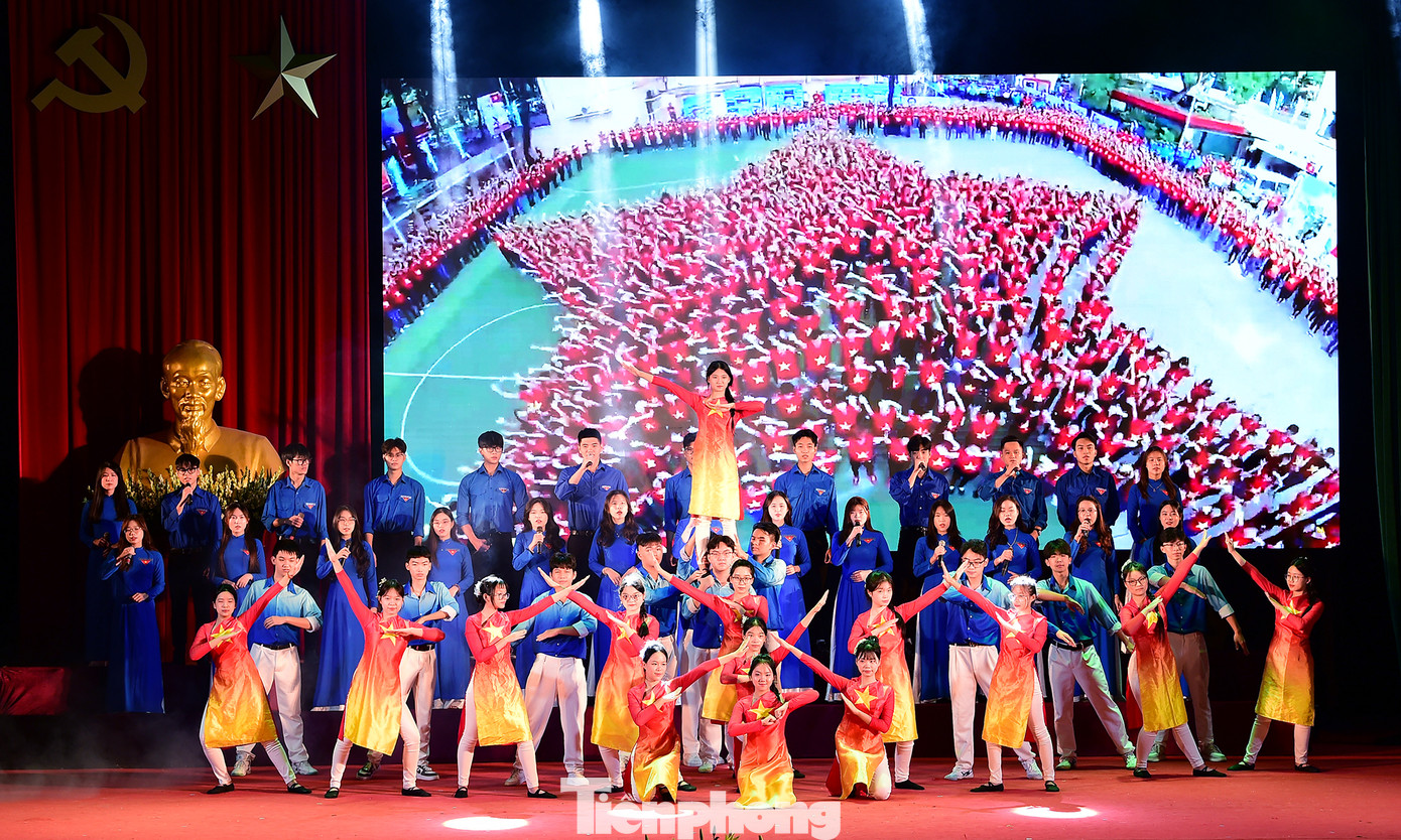 Chương trình nghệ thuật chào mừng Đại hội. Ảnh: Xuân Tùng Chương trình nghệ thuật chào mừng Đại hội. Ảnh: Xuân Tùng