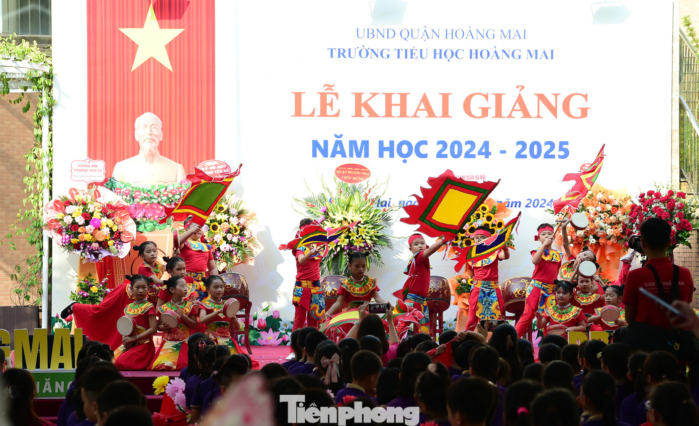Ngày 5/9, lễ khai giảng năm học mới, năm học 2024 – 2025 với tinh thần “Đổi mới sáng tạo, nâng cao chất lượng, đoàn kết kỷ cương" rộn ràng diễn ra trên khắp cả nước. Ảnh: Xuân Tùng