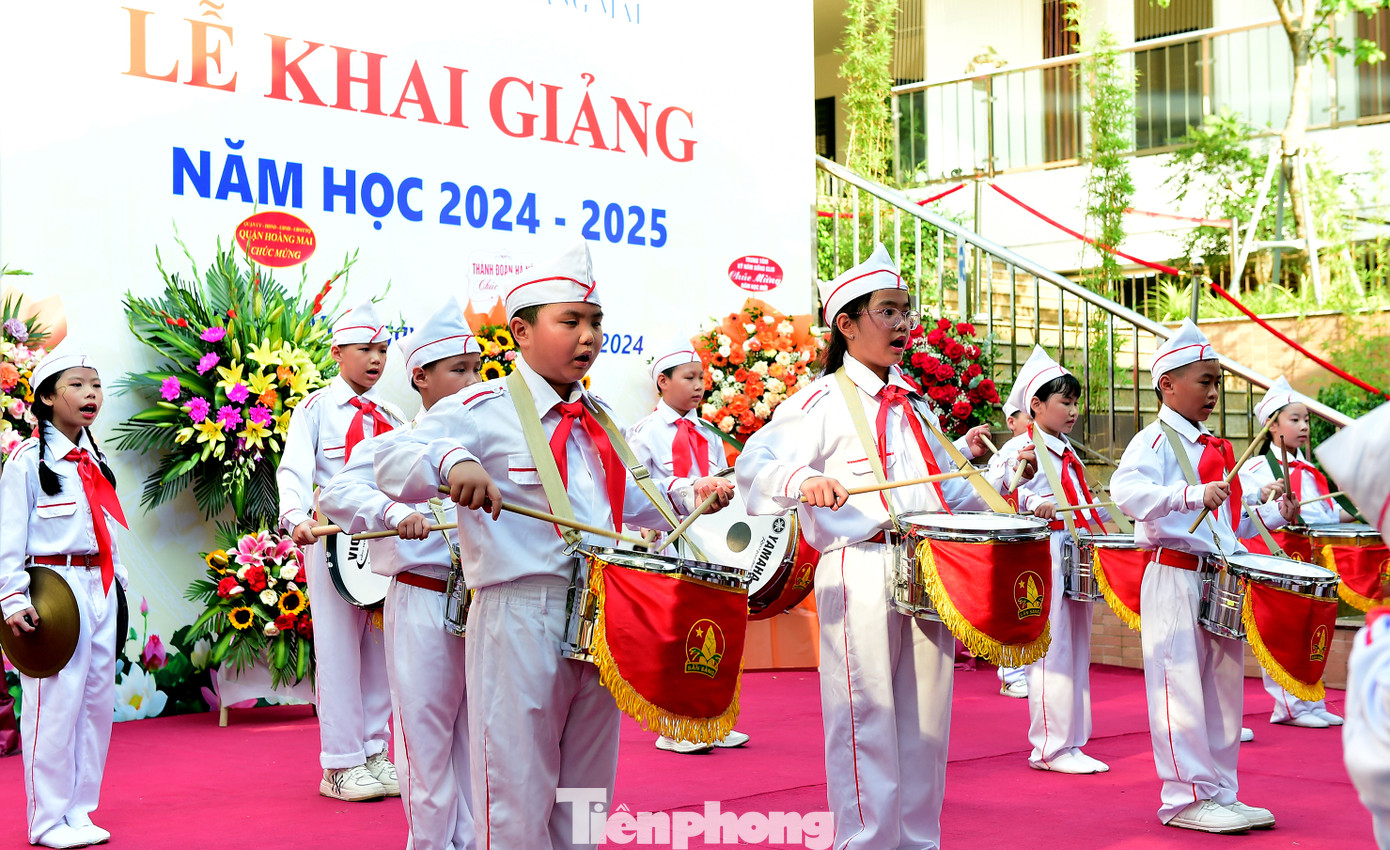 Ngày 5/9, lễ khai giảng năm học mới, năm học 2024 – 2025 với tinh thần “Đổi mới sáng tạo, nâng cao chất lượng, đoàn kết kỷ cương" rộn ràng diễn ra trên khắp cả nước. Ảnh: Xuân Tùng