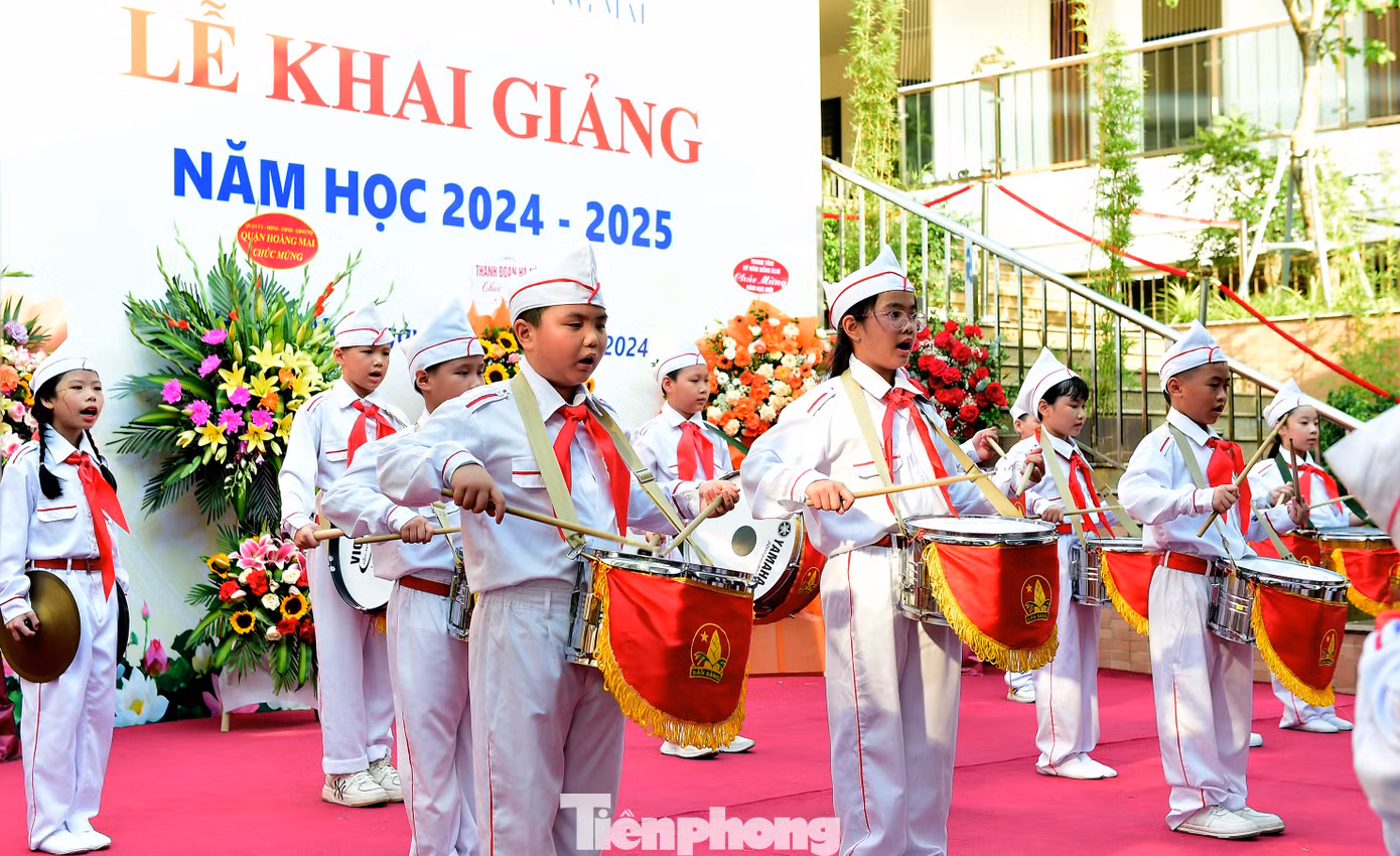 Ngày 5/9, lễ khai giảng năm học mới, năm học 2024 – 2025 với tinh thần “Đổi mới sáng tạo, nâng cao chất lượng, đoàn kết kỷ cương" rộn ràng diễn ra trên khắp cả nước. Ảnh: Xuân Tùng